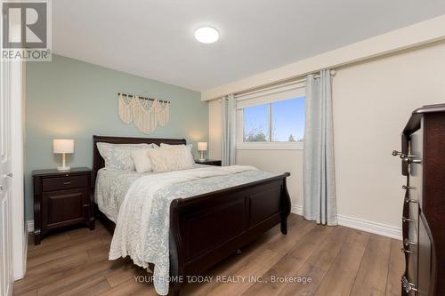 20 Faludon Drive, Halton Hills, ON - Indoor Photo Showing Bedroom