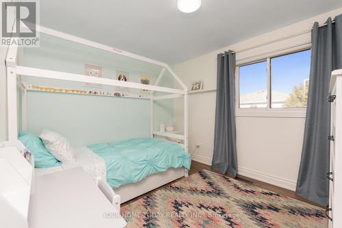 20 Faludon Drive, Halton Hills, ON - Indoor Photo Showing Bedroom