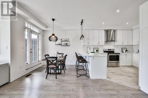 16 Backwater Trail, Brampton, ON - Indoor Photo Showing Kitchen With Upgraded Kitchen