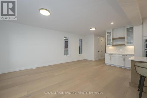 4211 Liberty Crossing, London, ON - Indoor Photo Showing Kitchen