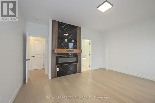 4211 Liberty Crossing, London, ON - Indoor Photo Showing Other Room