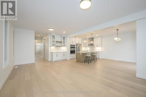 4211 Liberty Crossing, London, ON - Indoor Photo Showing Kitchen