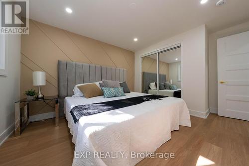 402 Upper Paradise Road, Hamilton, ON - Indoor Photo Showing Bedroom