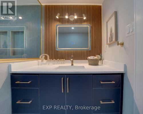 402 Upper Paradise Road, Hamilton, ON - Indoor Photo Showing Bathroom