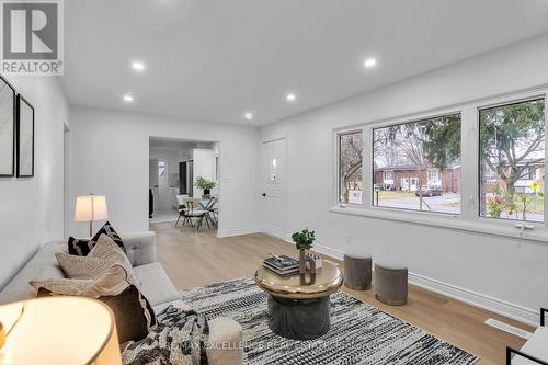 1248 Sorrel Road, London, ON - Indoor Photo Showing Living Room