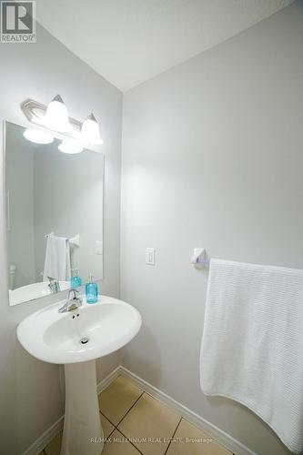 28 - 3200 Singleton Avenue, London, ON - Indoor Photo Showing Bathroom