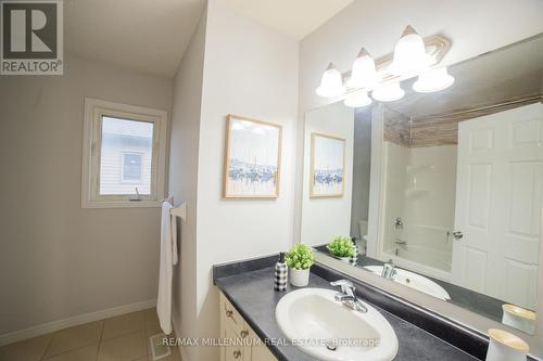 28 - 3200 Singleton Avenue, London, ON - Indoor Photo Showing Bathroom