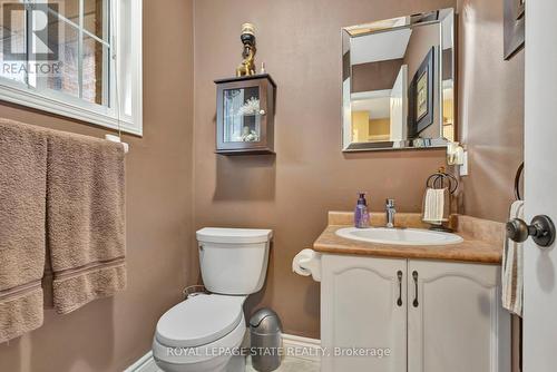 30 Philomena Drive, Hamilton, ON - Indoor Photo Showing Bathroom