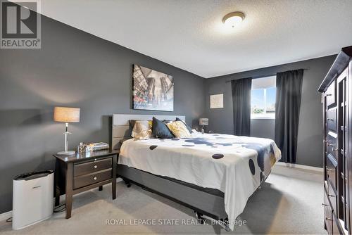 30 Philomena Drive, Hamilton, ON - Indoor Photo Showing Bedroom