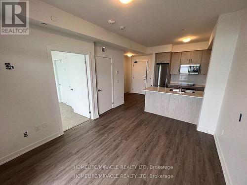 513 - 600 North Service Road, Hamilton, ON - Indoor Photo Showing Kitchen