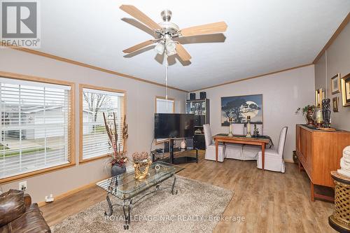 260 - 3033 Townline Road, Fort Erie (327 - Black Creek), ON - Indoor Photo Showing Living Room