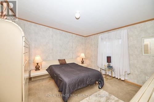 260 - 3033 Townline Road, Fort Erie (327 - Black Creek), ON - Indoor Photo Showing Bedroom