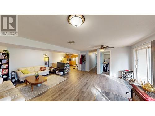 510 Dixon Street, Quesnel, BC - Indoor Photo Showing Living Room