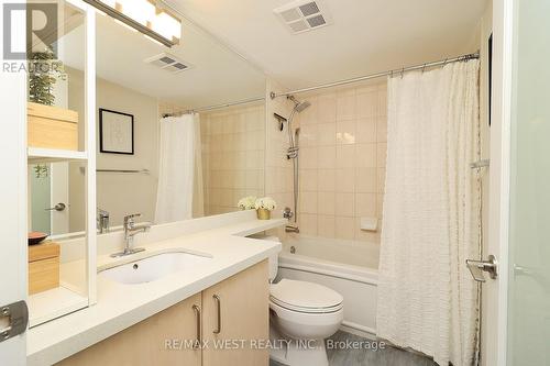 205 - 550 Queens Quay Way, Toronto, ON - Indoor Photo Showing Bathroom