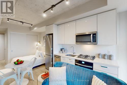 1014 - 195 Mccaul Street, Toronto, ON - Indoor Photo Showing Kitchen With Stainless Steel Kitchen With Upgraded Kitchen