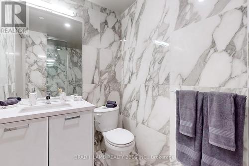 1014 - 195 Mccaul Street, Toronto, ON - Indoor Photo Showing Bathroom