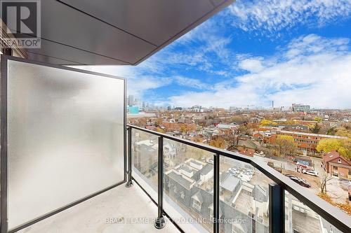 1014 - 195 Mccaul Street, Toronto, ON - Outdoor With View With Exterior