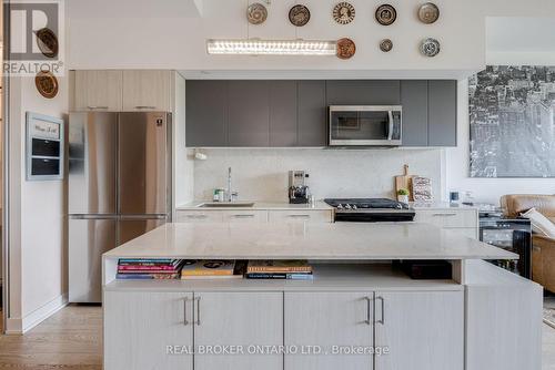 609 - 630 Kingston Road, Toronto, ON - Indoor Photo Showing Kitchen With Upgraded Kitchen