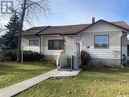 217 Maple Street, Maple Creek, SK - Outdoor