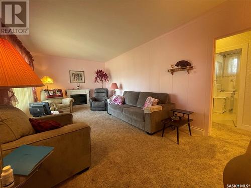 217 Maple Street, Maple Creek, SK - Indoor Photo Showing Living Room