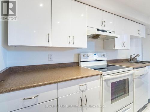 Basemnt - 2 Lourakis Street, Richmond Hill, ON - Indoor Photo Showing Kitchen