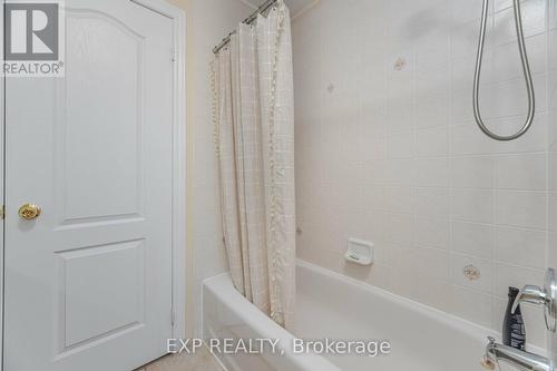 49 Skylark Drive, Vaughan, ON - Indoor Photo Showing Bathroom