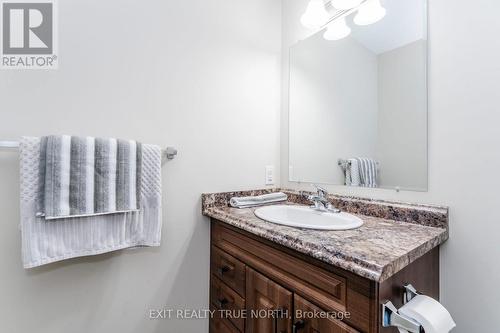 11 Charlie Rawson Boulevard, Tay, ON - Indoor Photo Showing Bathroom