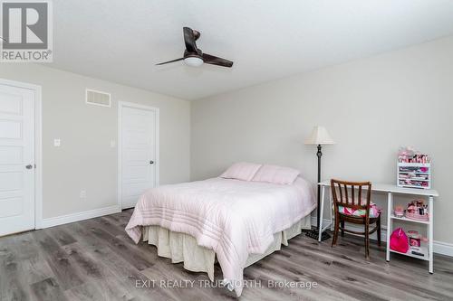 11 Charlie Rawson Boulevard, Tay, ON - Indoor Photo Showing Bedroom