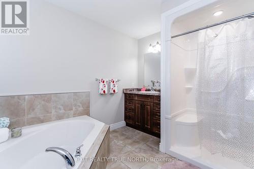 11 Charlie Rawson Boulevard, Tay, ON - Indoor Photo Showing Bathroom