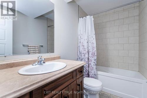 11 Charlie Rawson Boulevard, Tay, ON - Indoor Photo Showing Bathroom