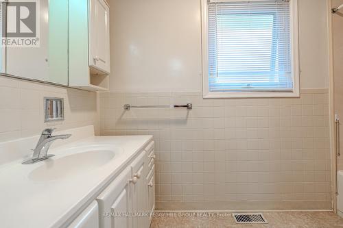 3 Pratt Road, Barrie, ON - Indoor Photo Showing Bathroom