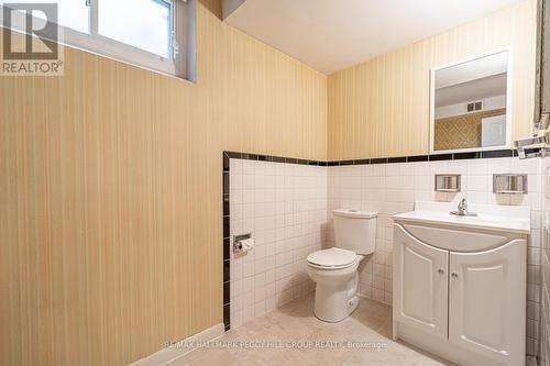 3 Pratt Road, Barrie, ON - Indoor Photo Showing Bathroom