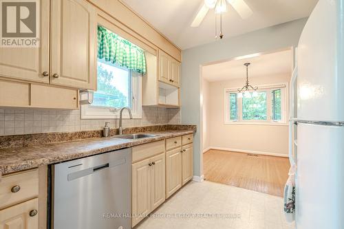 3 Pratt Road, Barrie, ON - Indoor Photo Showing Kitchen