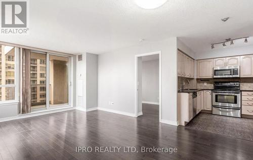 2111 - 4090 Living Arts Drive, Mississauga, ON - Indoor Photo Showing Kitchen