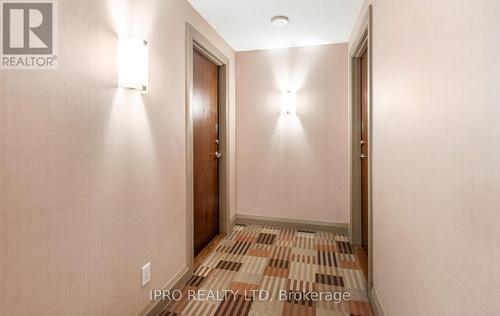 2111 - 4090 Living Arts Drive, Mississauga, ON - Indoor Photo Showing Other Room