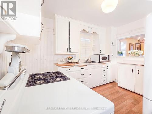 36 Seventh Street, Toronto, ON - Indoor Photo Showing Kitchen