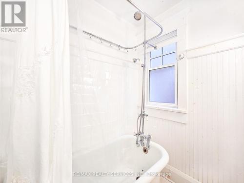 36 Seventh Street, Toronto, ON - Indoor Photo Showing Bathroom