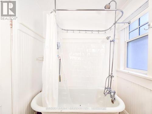 36 Seventh Street, Toronto, ON - Indoor Photo Showing Bathroom