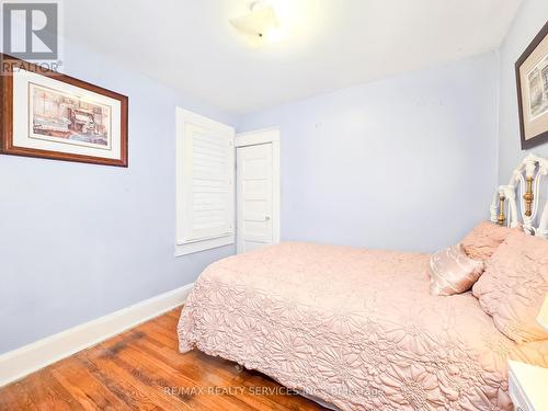 36 Seventh Street, Toronto, ON - Indoor Photo Showing Bedroom