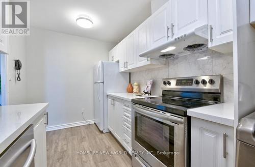 2004 - 3 Massey Square, Toronto, ON - Indoor Photo Showing Kitchen