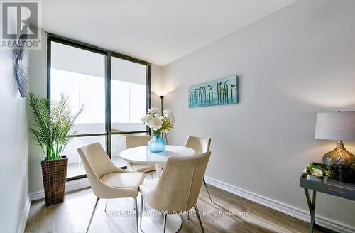 2004 - 3 Massey Square, Toronto, ON - Indoor Photo Showing Dining Room