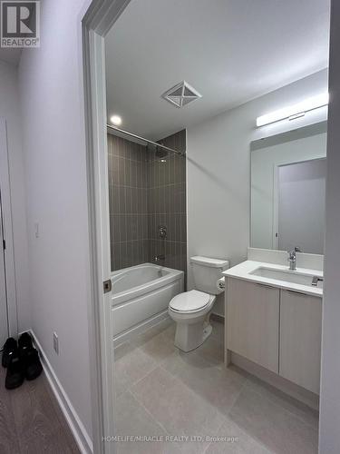 718 - 225 Malta Avenue E, Brampton, ON - Indoor Photo Showing Bathroom