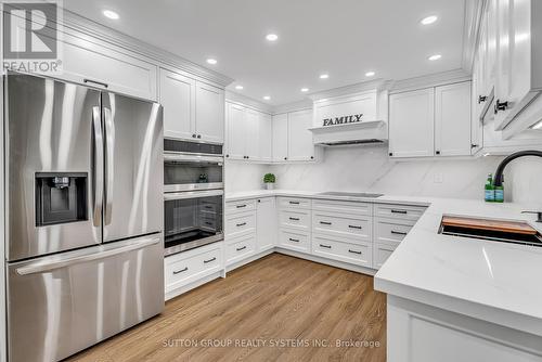 604 - 2170 Marine Drive, Oakville, ON - Indoor Photo Showing Kitchen With Stainless Steel Kitchen With Upgraded Kitchen