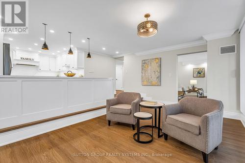 604 - 2170 Marine Drive, Oakville, ON - Indoor Photo Showing Living Room