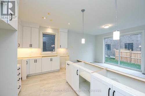 2 Dolomite Drive, Brampton, ON - Indoor Photo Showing Kitchen