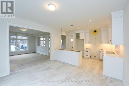 2 Dolomite Drive, Brampton, ON - Indoor Photo Showing Kitchen