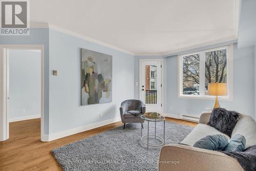 105 - 499 Sunnyside Avenue, Ottawa, ON - Indoor Photo Showing Living Room