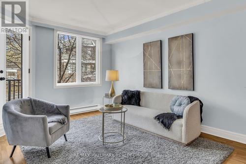 105 - 499 Sunnyside Avenue, Ottawa, ON - Indoor Photo Showing Living Room