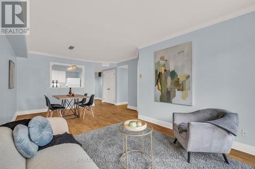 105 - 499 Sunnyside Avenue, Ottawa, ON - Indoor Photo Showing Living Room