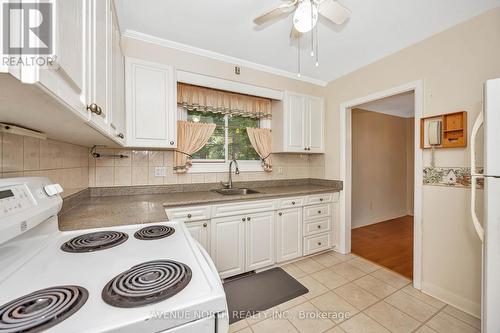 213 Ancaster Avenue, Ottawa, ON - Indoor Photo Showing Kitchen